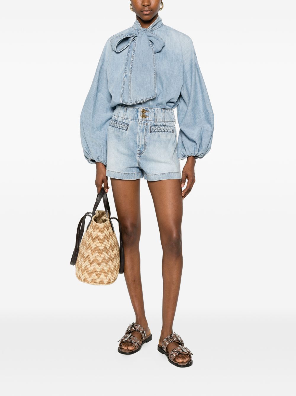 Blusa Indra con collo lavallière 