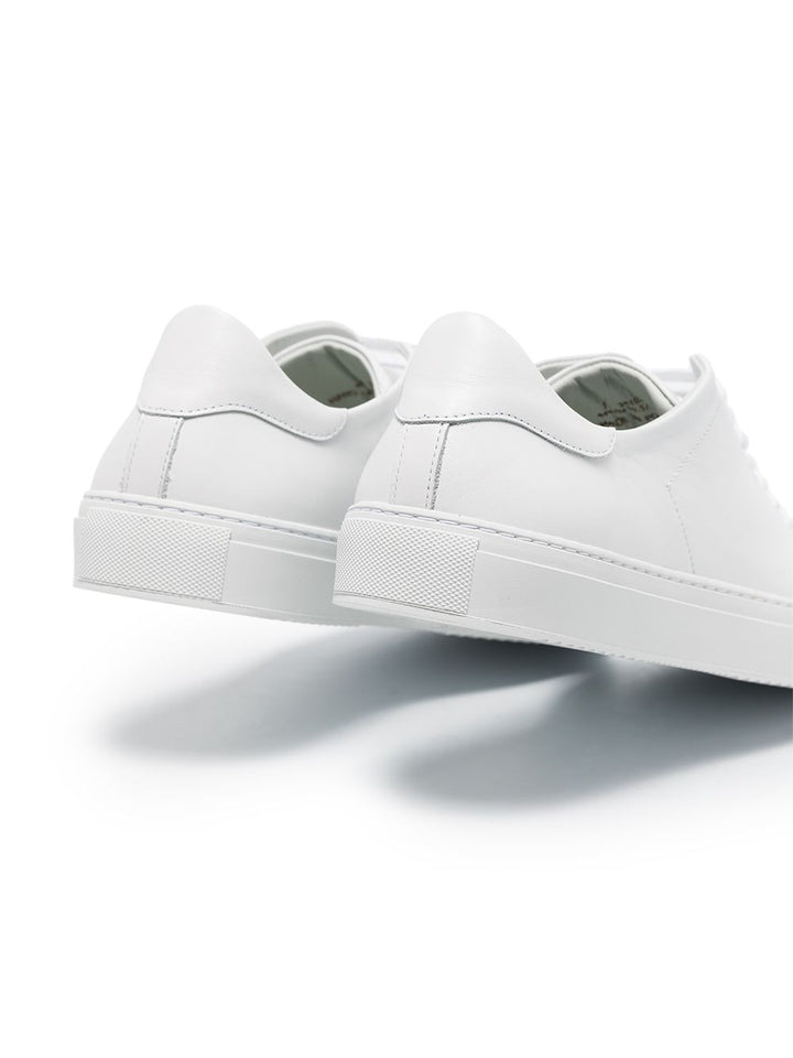 Sneakers con lacci bianche 