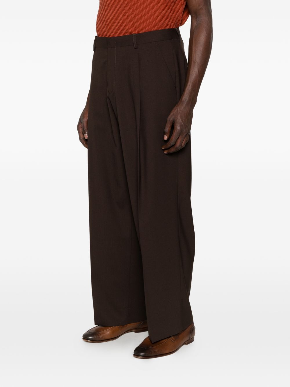 Pantaloni cacao con pieghe 