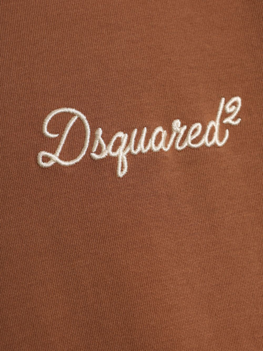 T-shirt marrone con ricamo 