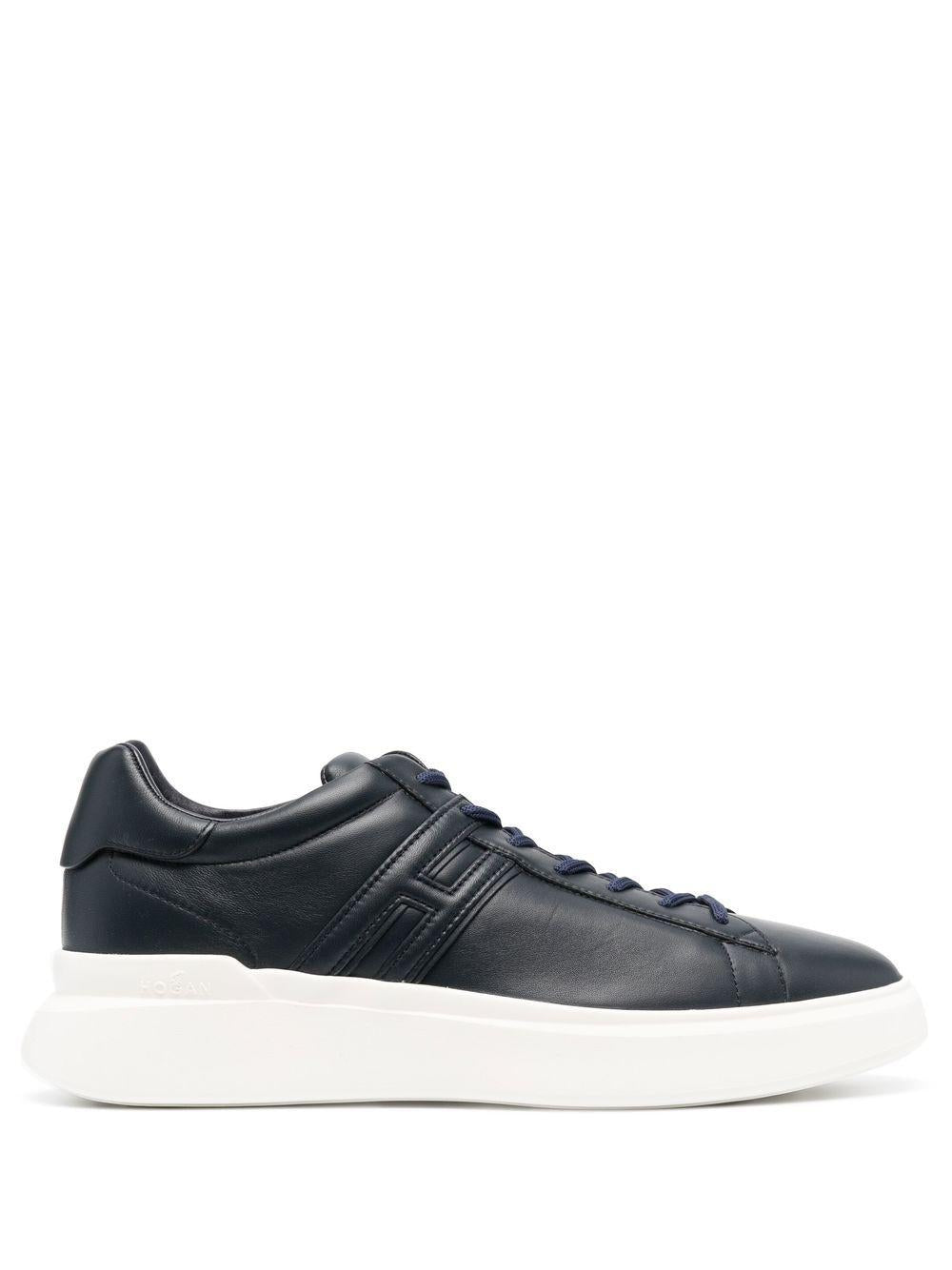 Sneakers blu notte in pelle con logo goffrato 