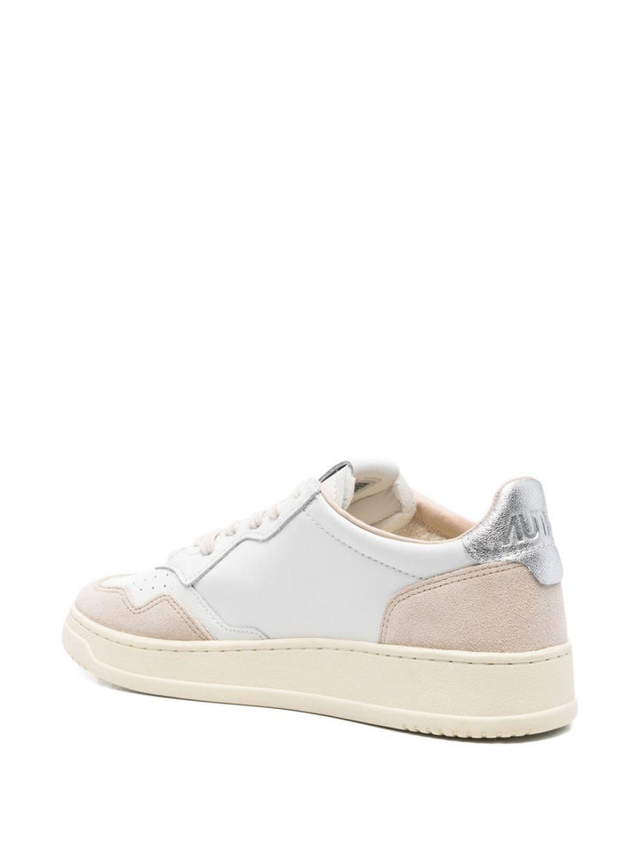 Sneakers bianche opache Medalist con inserto in pelle scamosciata 
