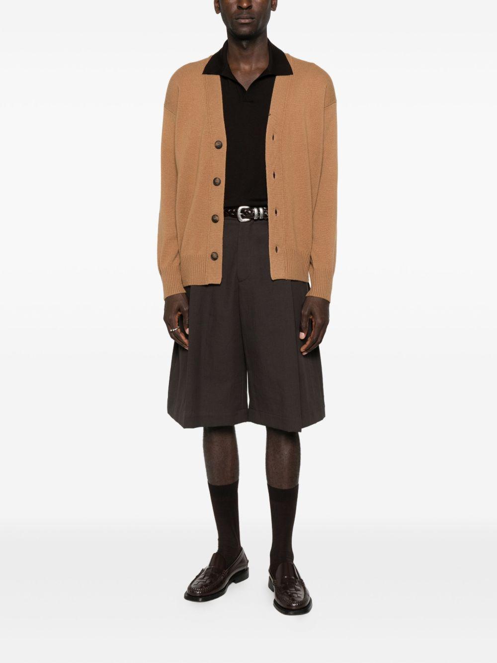 Cardigan con bottoni e scollo a V marrone 