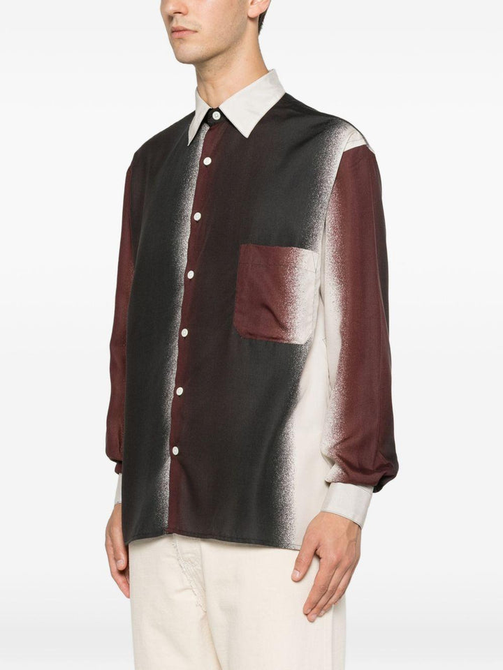 Camicia nera con stampa sfumata 