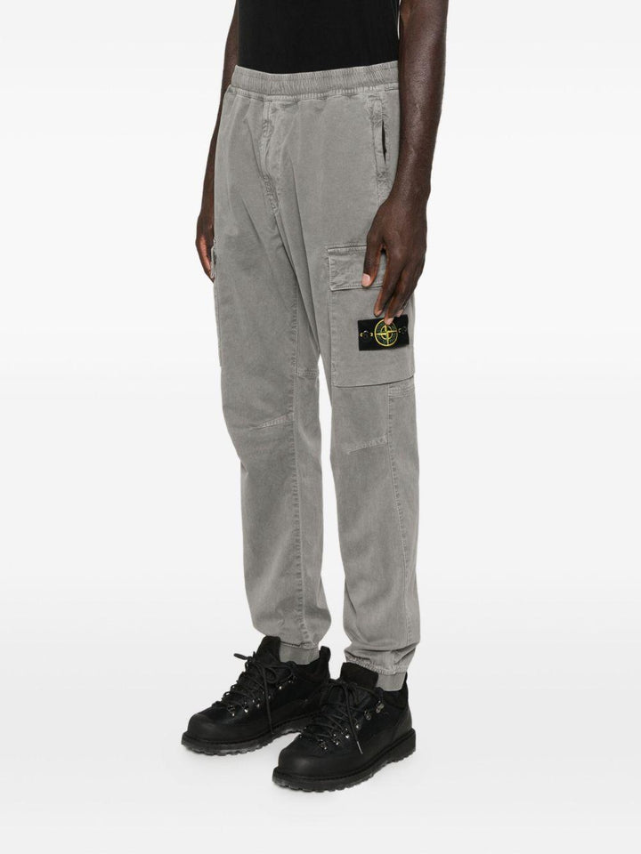 Cement cargo with pockets