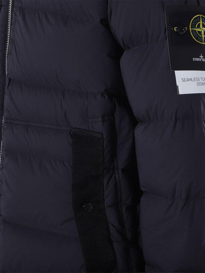 Cappotto imbottito nero con cappuccio