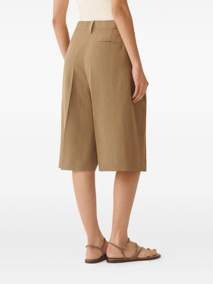 Pantaloni con pences 