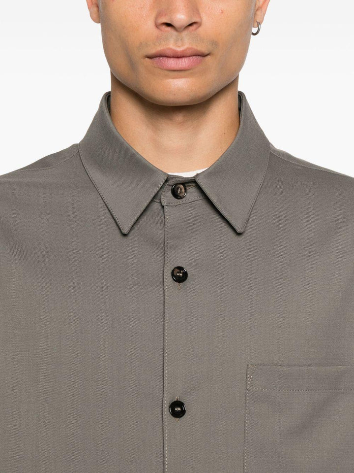 Camicia grigia a maniche lunghe 