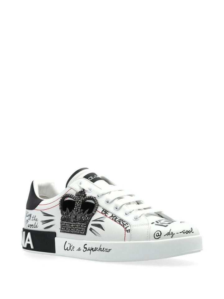 Sneakers bianche con applicazione logo e rinforzo a contrasto 