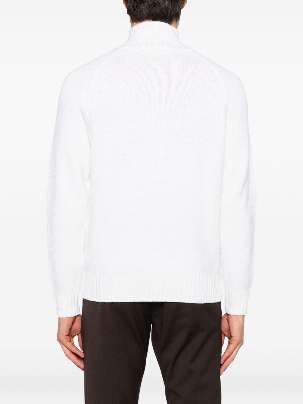 Maglione bianco opaco in lana a collo alto 