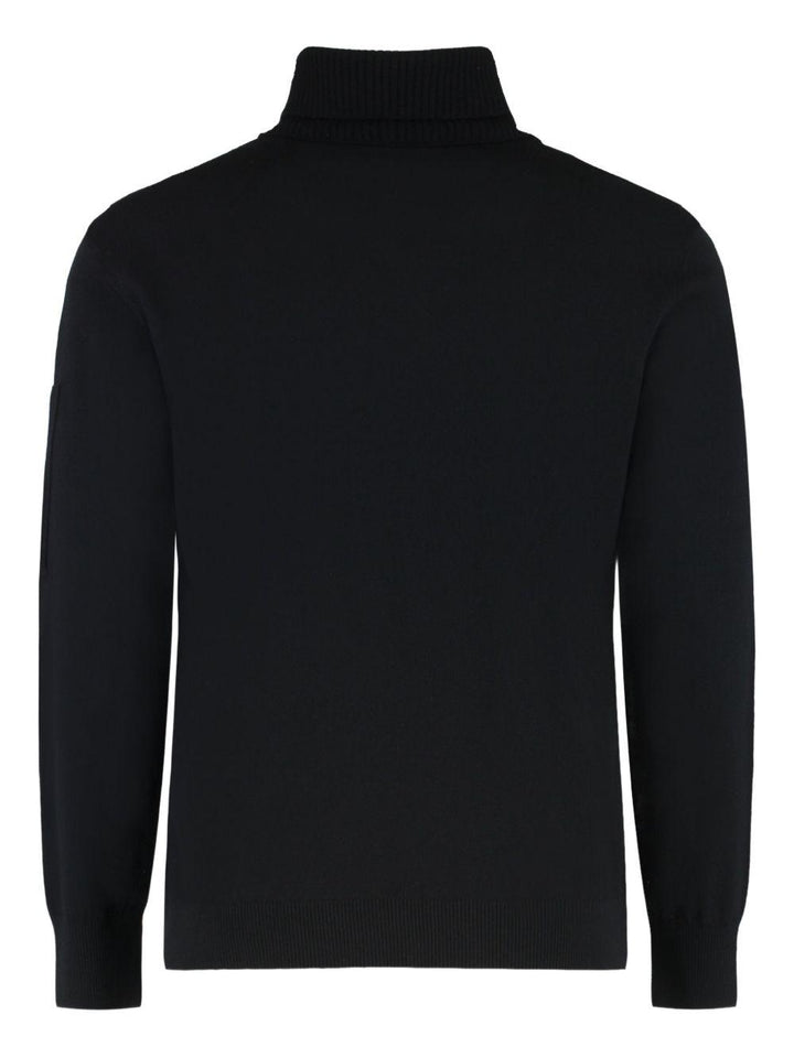 Maglione nero a collo alto con logo 