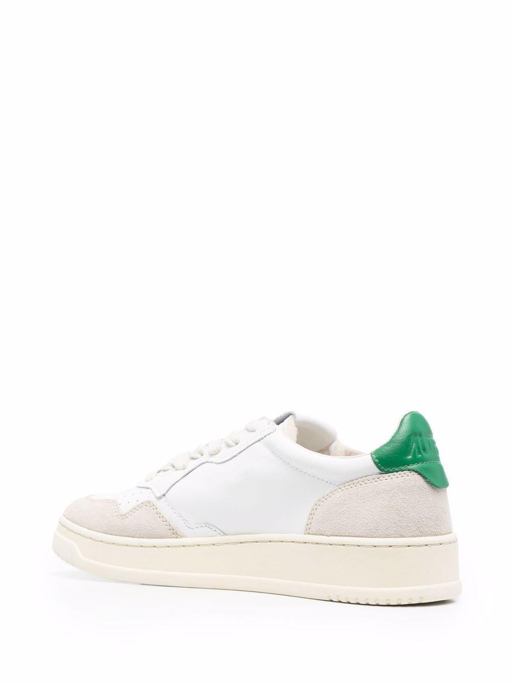 Sneakers bianche con pannelli a contrasto 