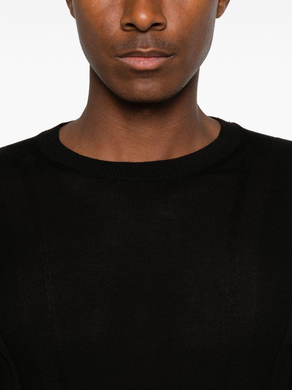 T-shirt in maglia fine nera 