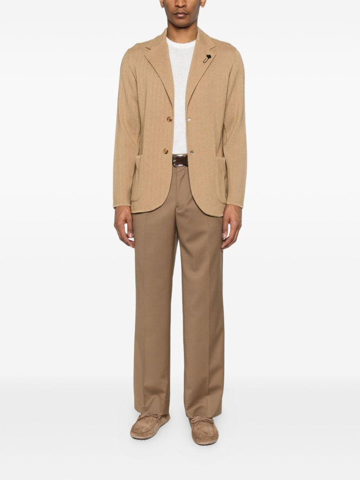 Blazer senape con spilla fiore 