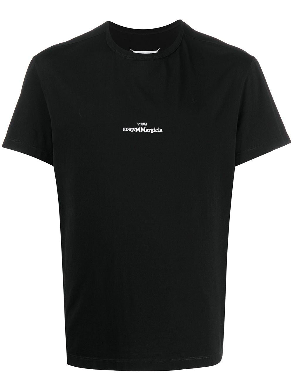 T-shirt nera con logo 