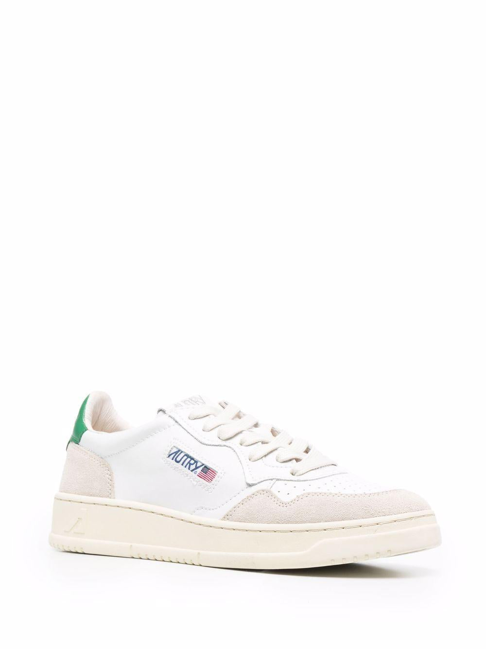 Sneakers bianche con pannelli a contrasto 