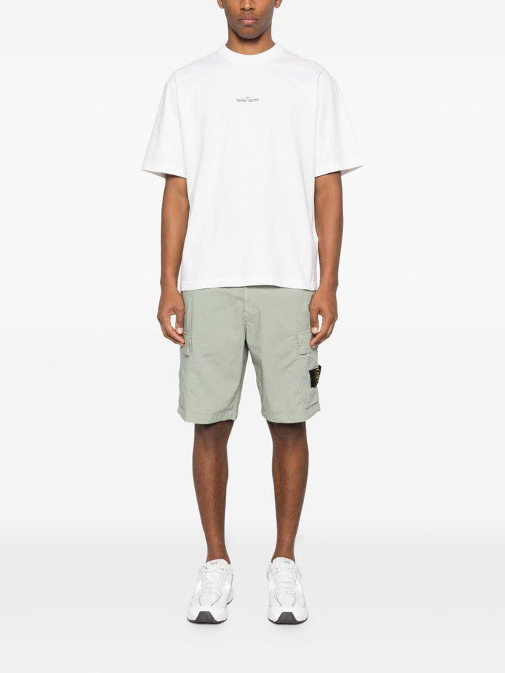 Cargo shorts sage con logo patch 