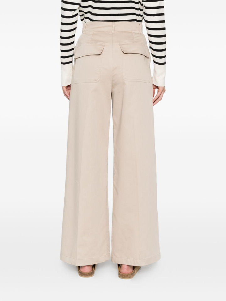 Pantaloni ampi 