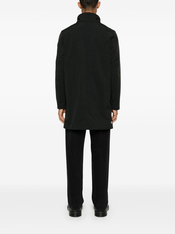 Cappotto nero con zip e logo gommato 