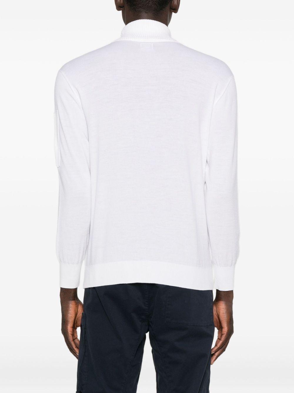 Maglione bianco a collo alto 