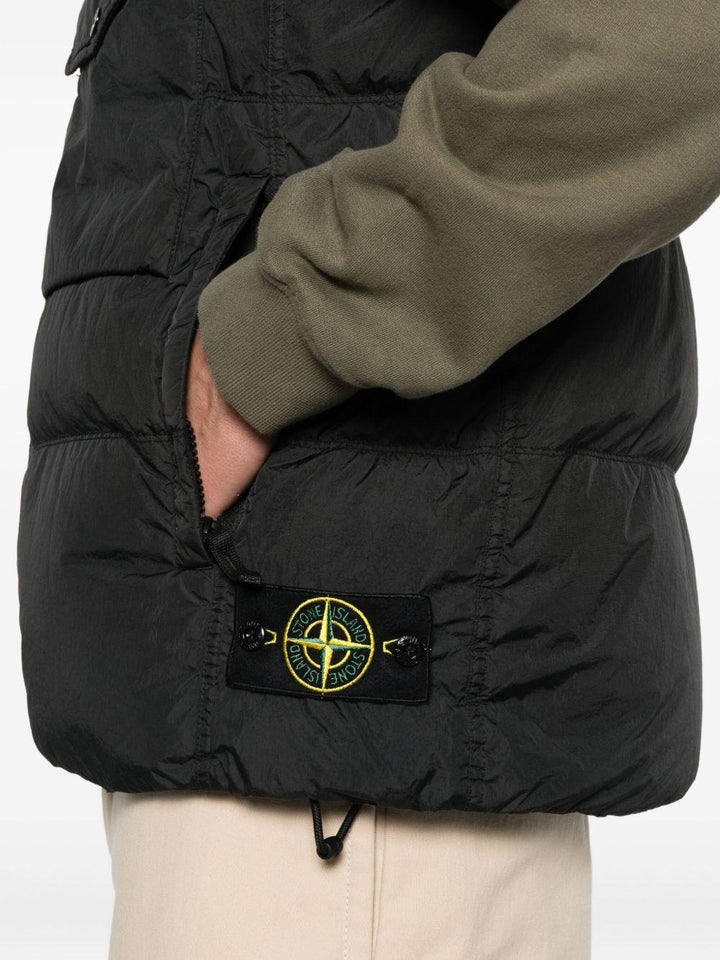 Gilet in piuma nero con tasche 