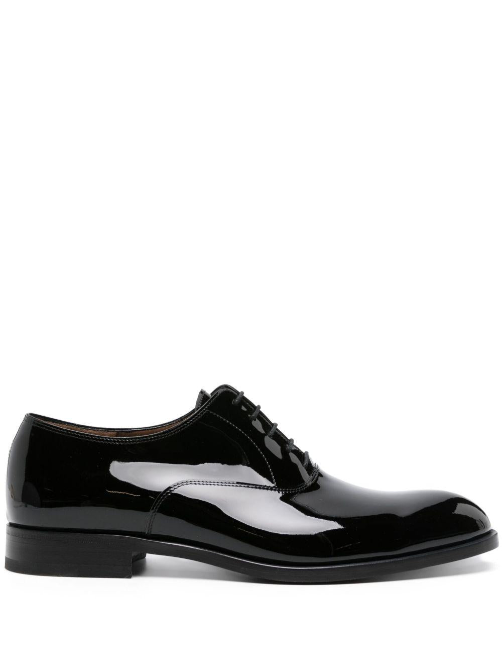 Scarpa Oxford in vernice nera 