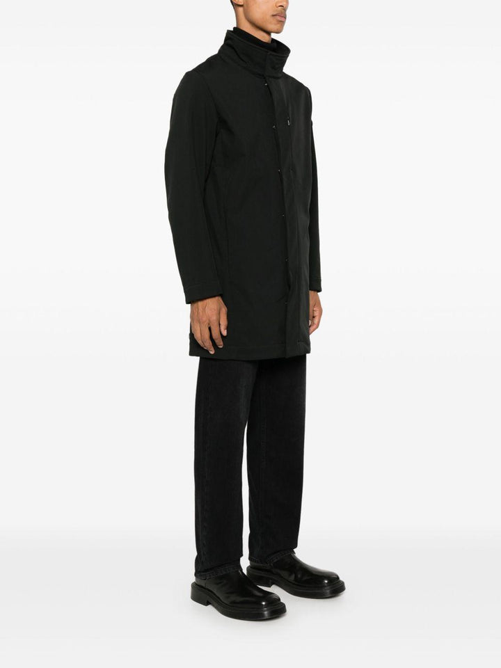 Cappotto nero con zip e logo gommato 