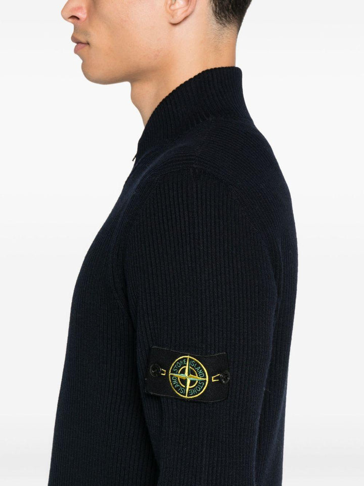 Cardigan blu scuro a coste con zip e collo alto 