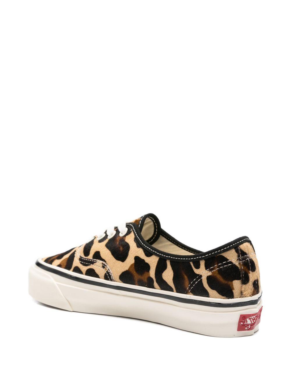 Scarpe con stampa leopardata 