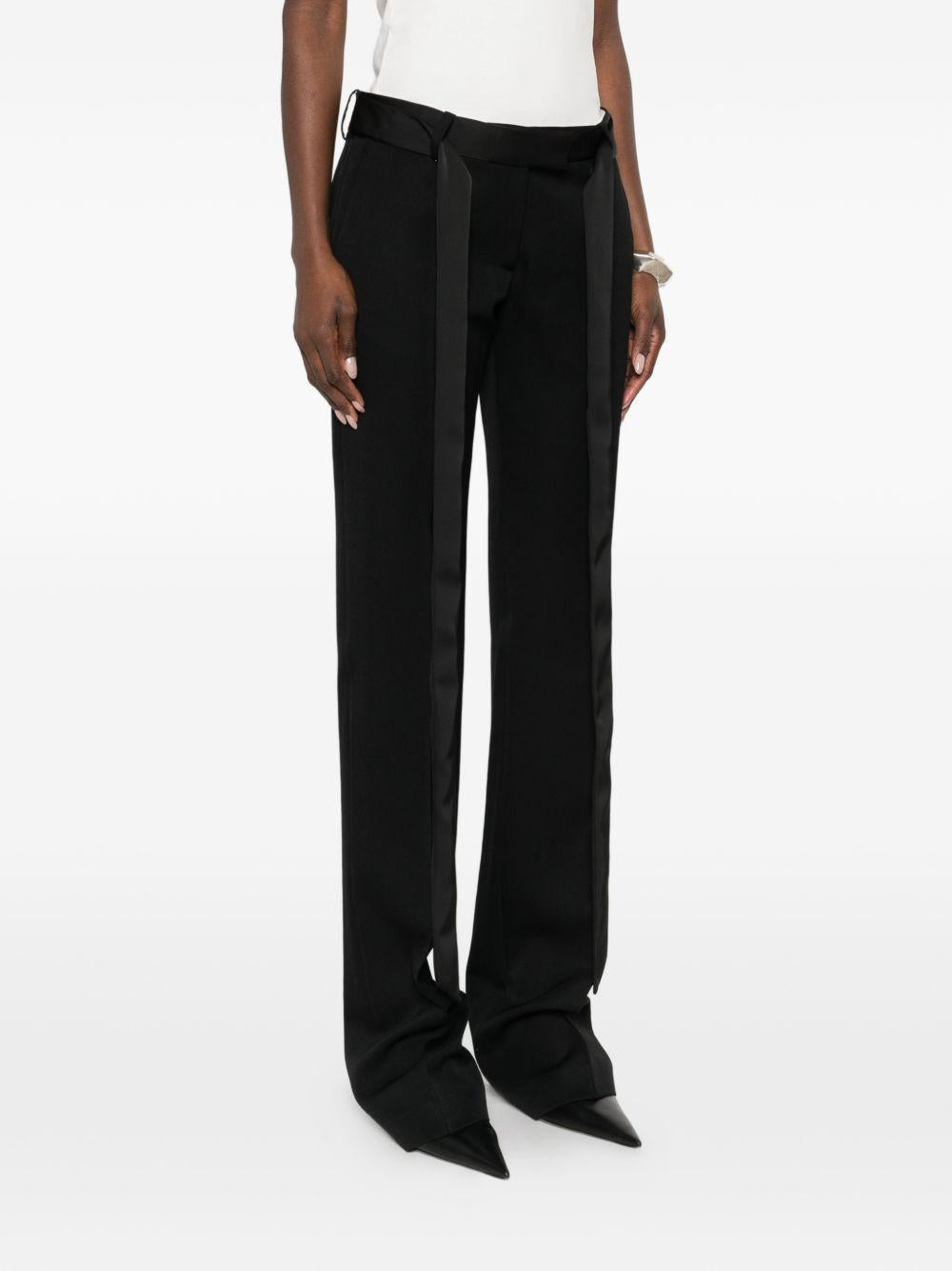 Pantaloni con cintura 