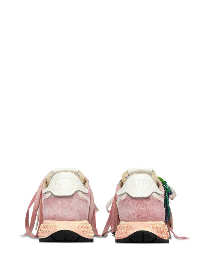 Sneakers con charm 