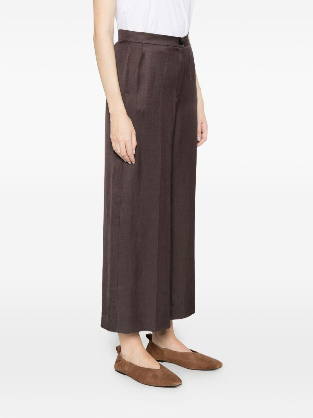 Pantaloni con piega 