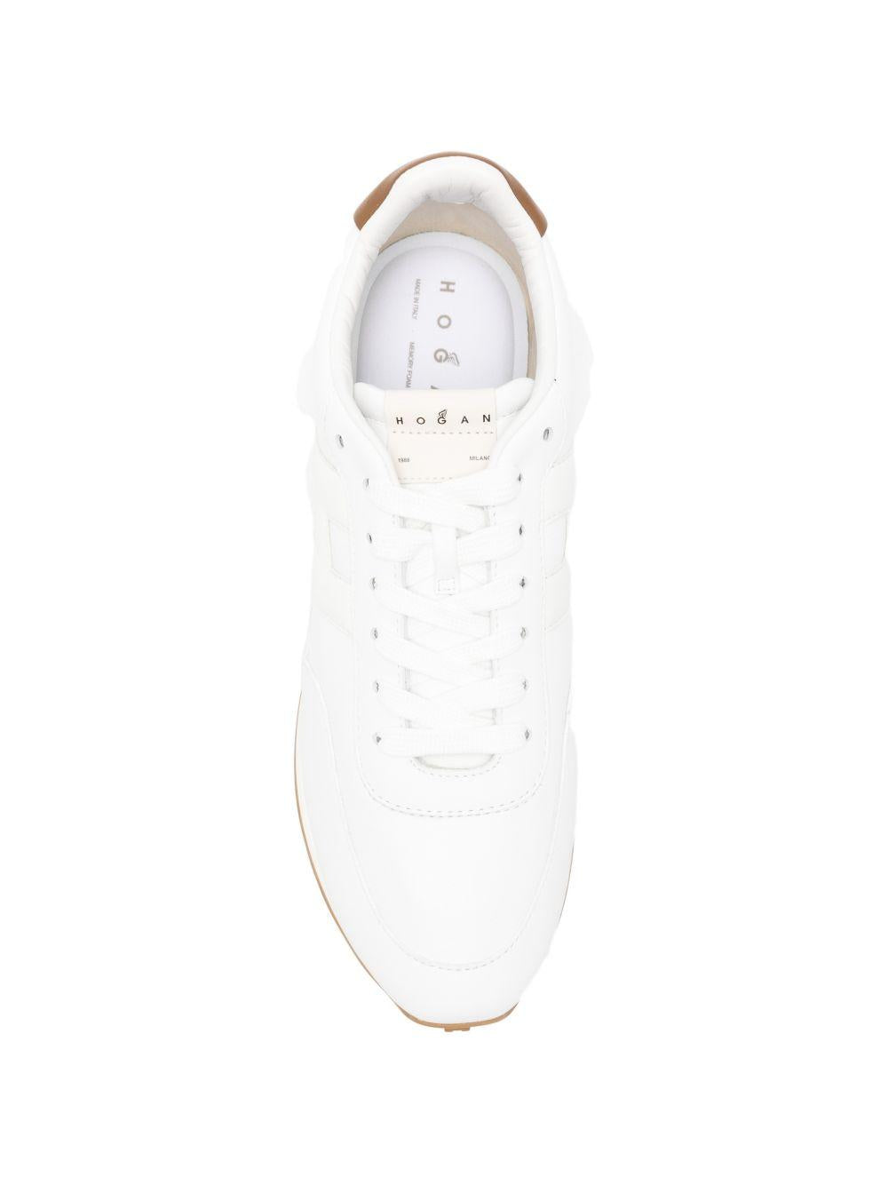 Sneakers logo-patch in pelle bianche 