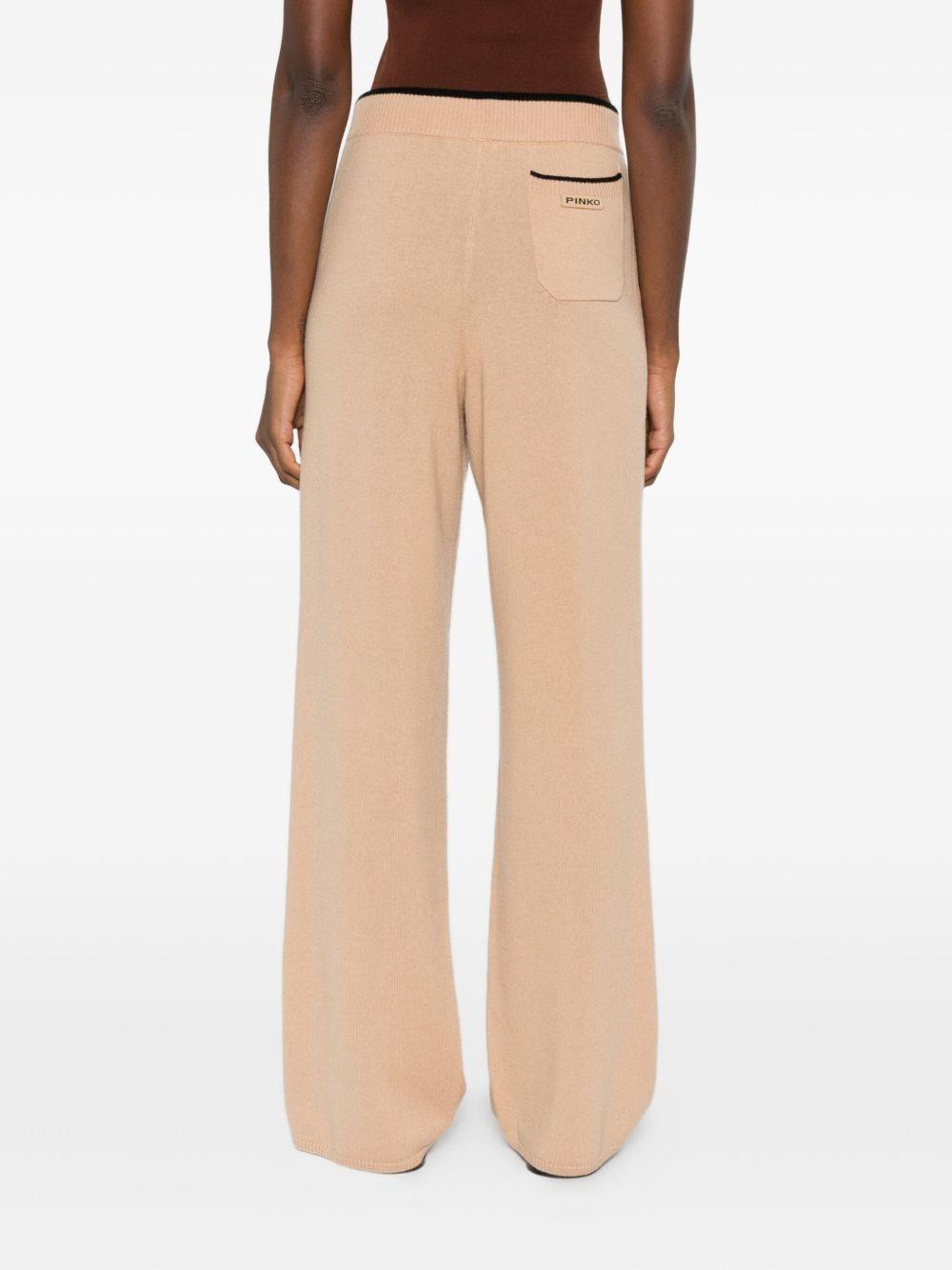 Pantaloni ampi 