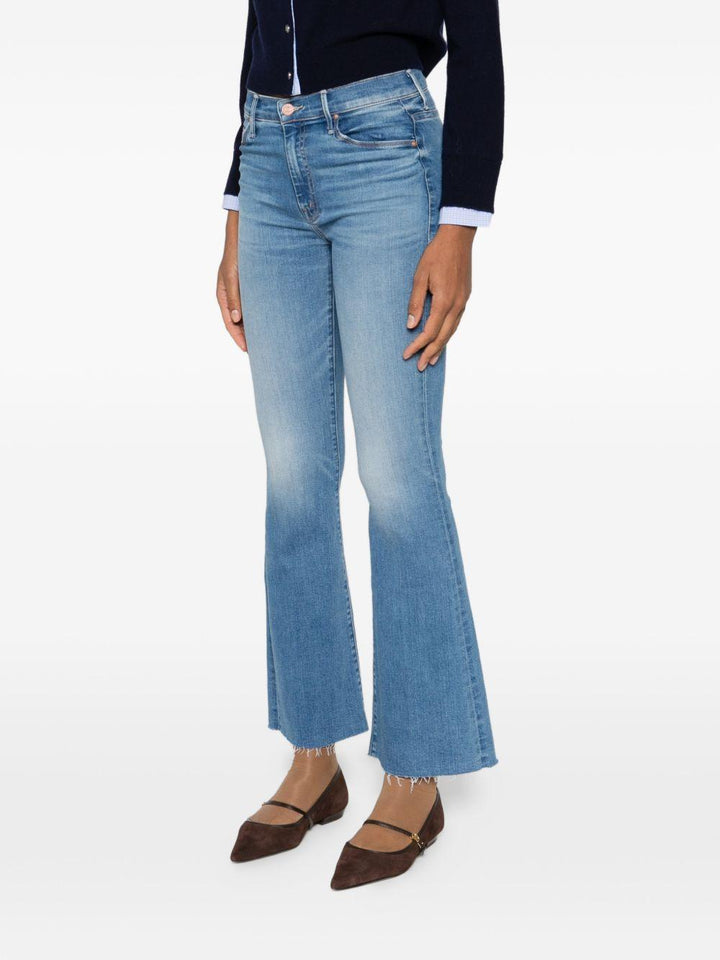 Jeans con orlo sfrangiato 