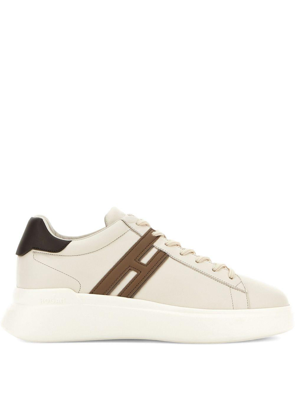Sneakers beige chiaro H580 con suola chunky 