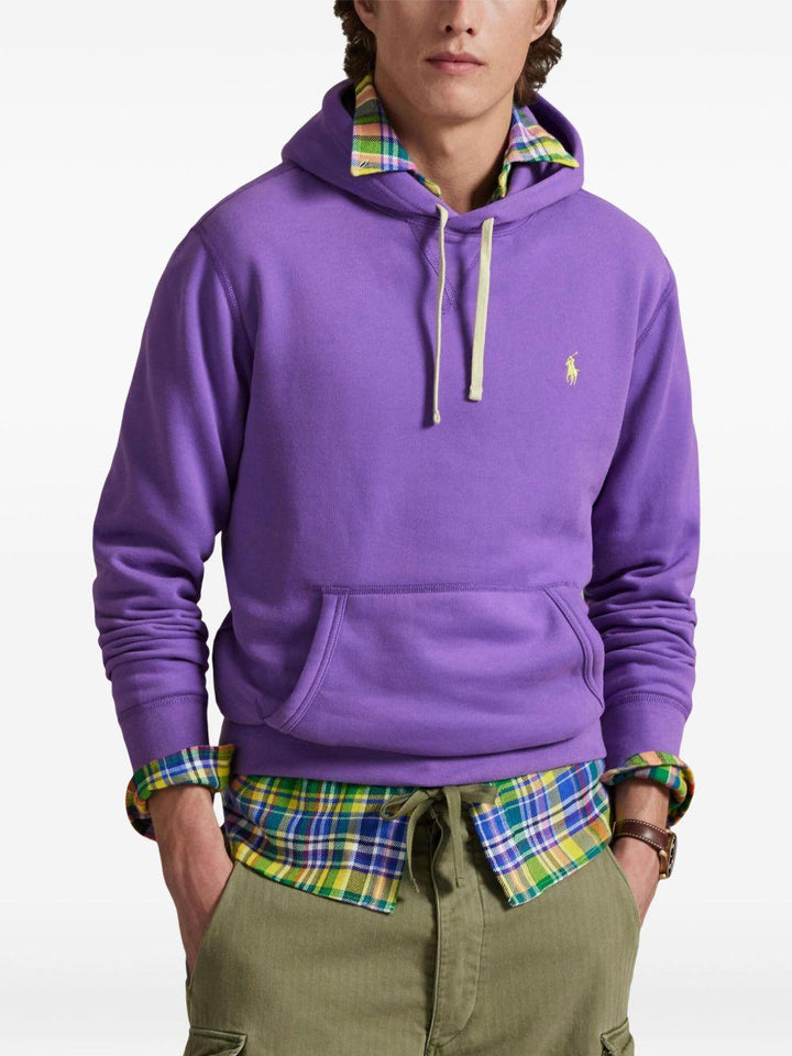 Felpa viola con cappuccio e logo ricamato 