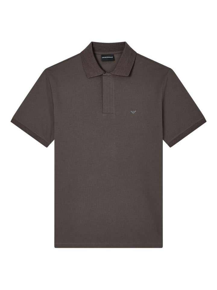 Polo marrone scuro con applicazione 