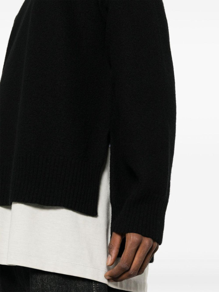 Maglione blu con spacco laterale 