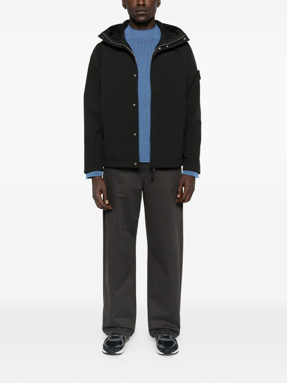 Parka nero con cappuccio 