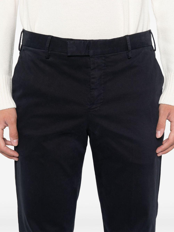 Pantaloni navy con pieghe 