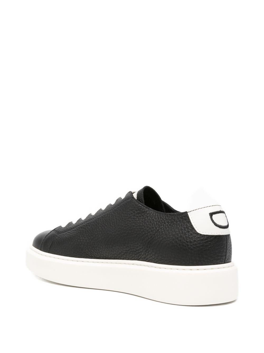 Sneakers marroni in pelle martellata 