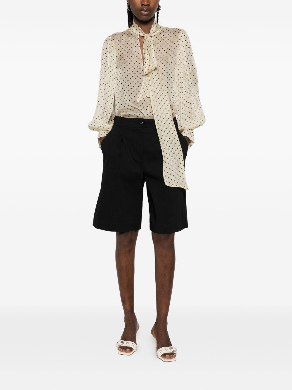 Shorts in lino 