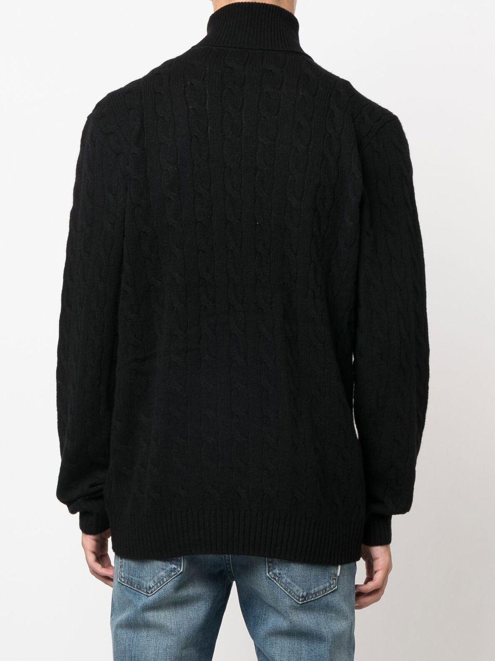 Maglione nero a collo alto 