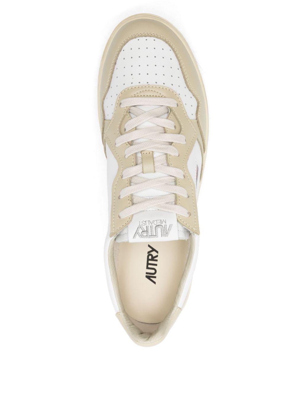 Sneakers bianche Medalist con inserti logo 