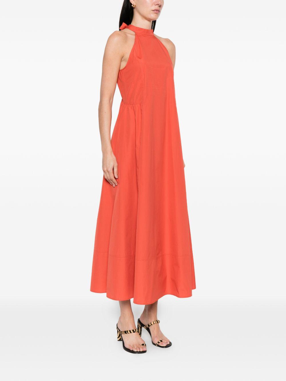 Abito con scollo all&