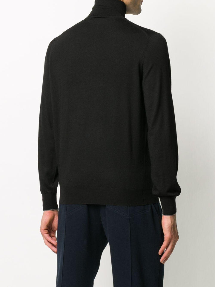 Maglione nero a collo alto 