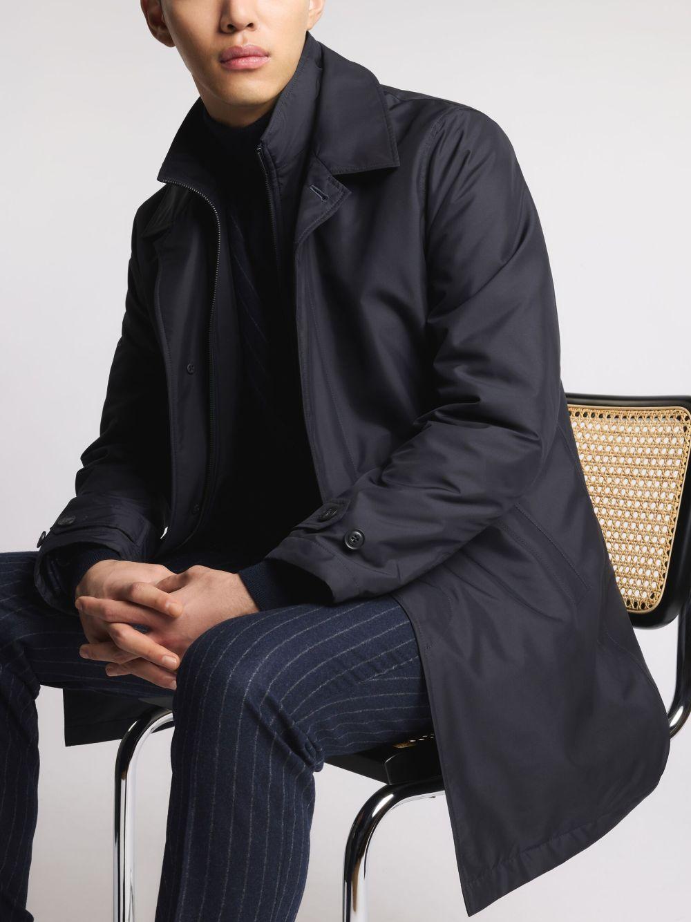Cappotto blu navy con zip 