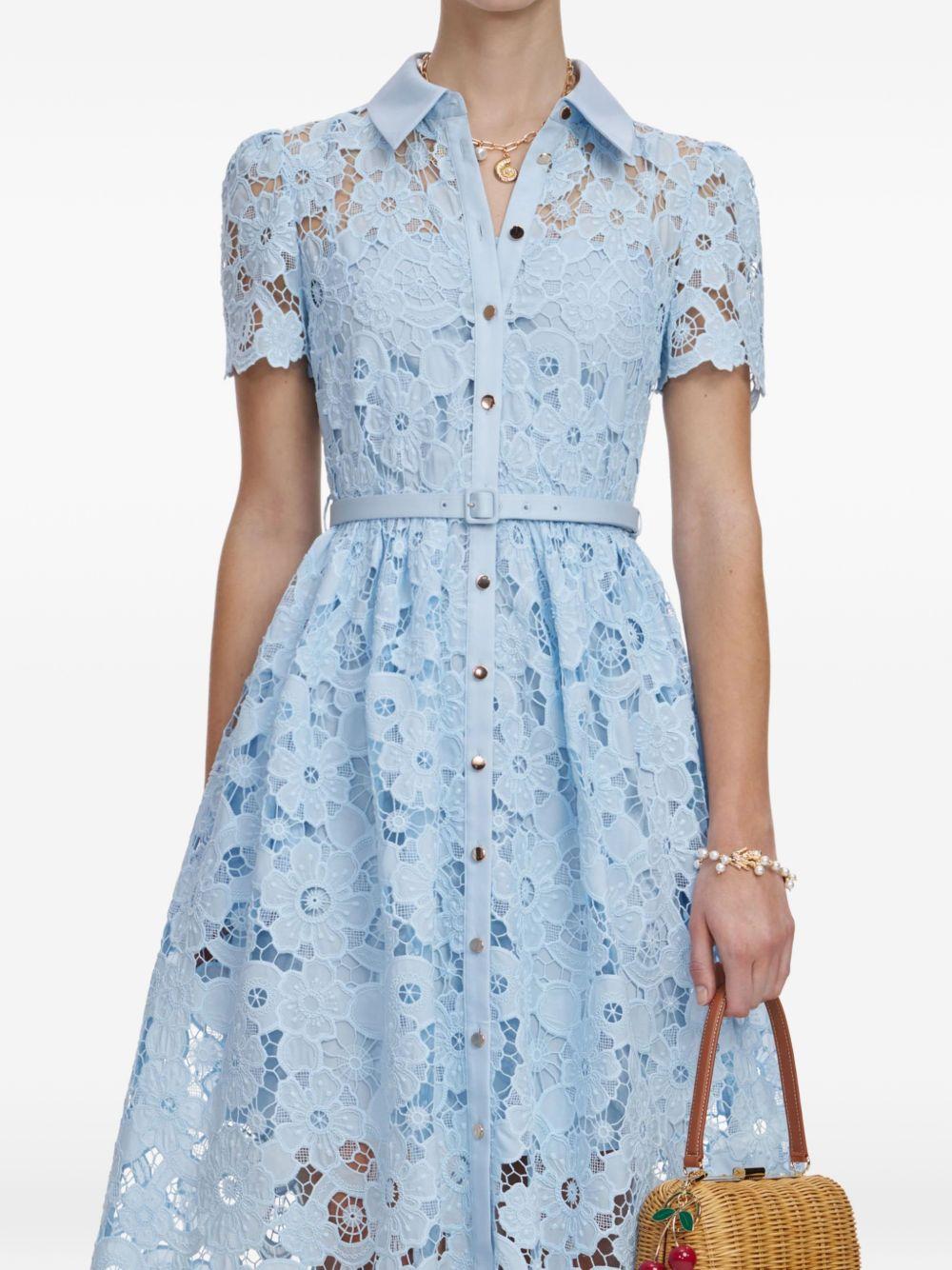 Abito midi con cintura 