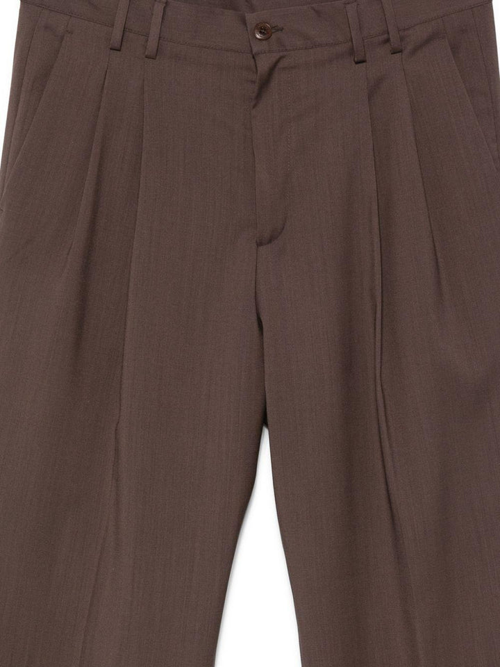 Pantaloni sartoriali marroni con pieghe 